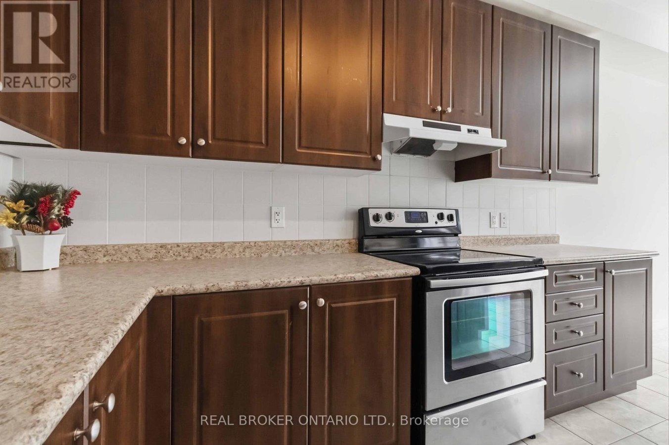 MAIN - 27 MCCARTNEY STREET - Photo 13