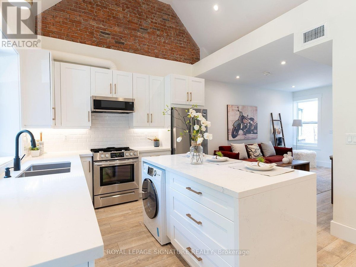 UPPER - 129 KENILWORTH AVENUE - Photo 1