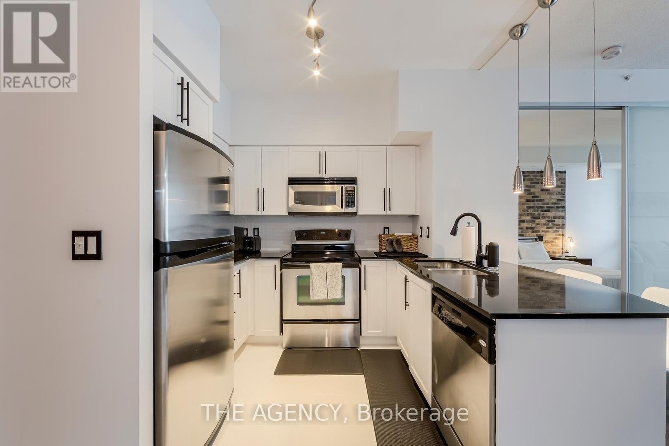 208 - 219 FORT YORK BOULEVARD - Photo 2