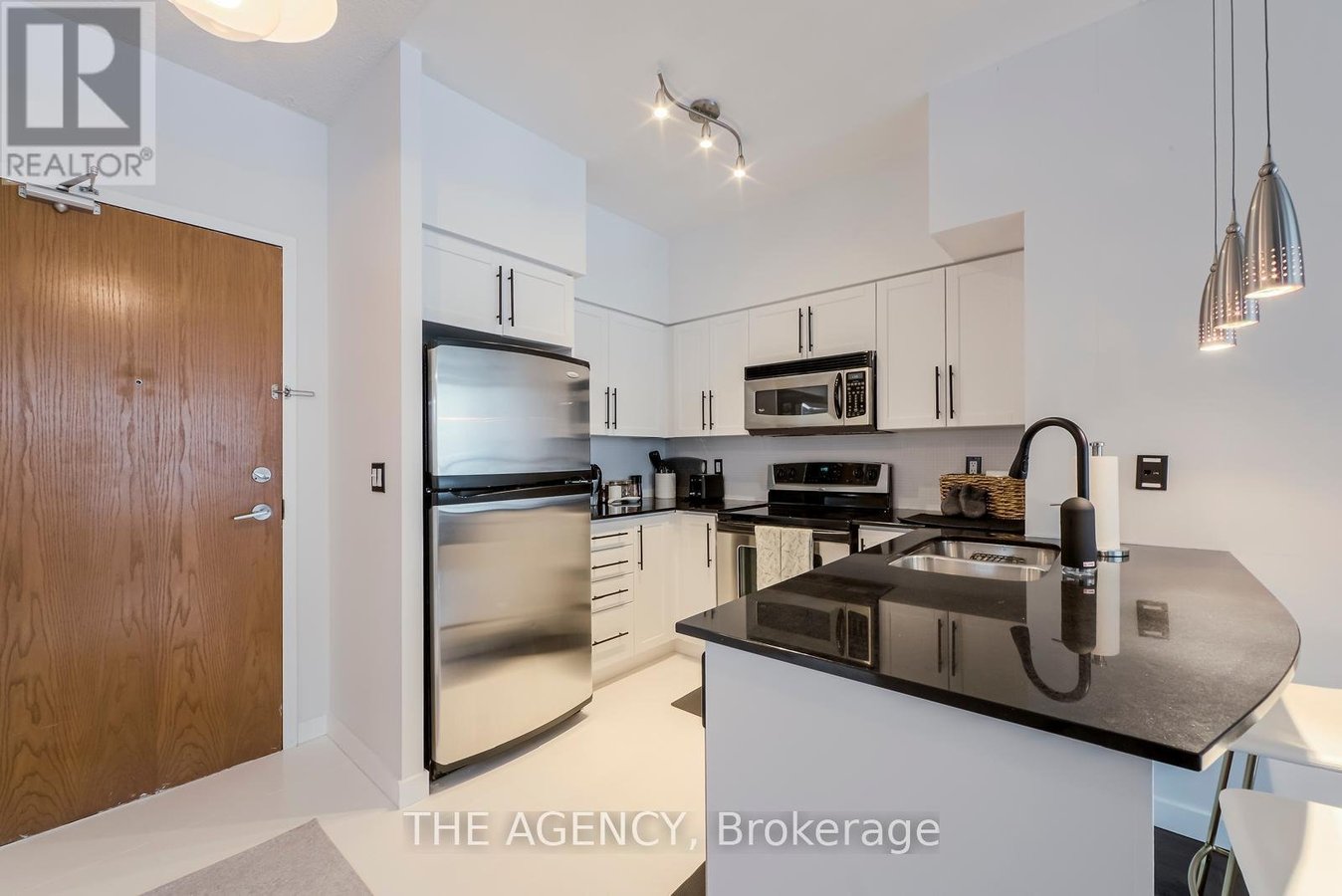 208 - 219 FORT YORK BOULEVARD - Photo 3