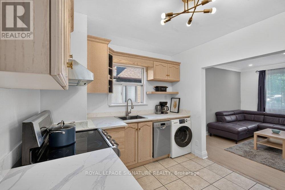 MAIN - 20 BAYARD AVENUE - Photo 12