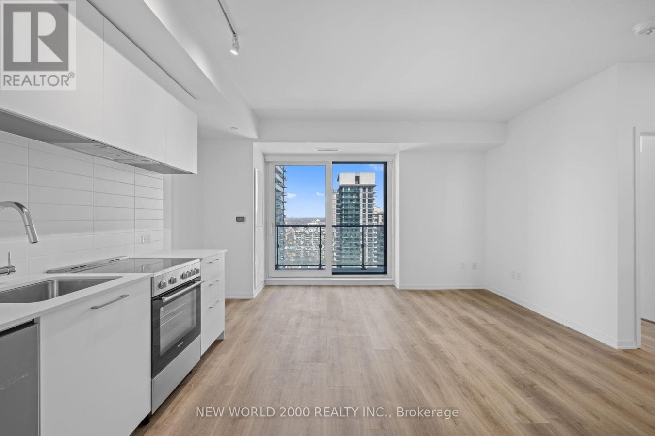 1512 - 101 ROEHAMPTON AVENUE - Photo 2