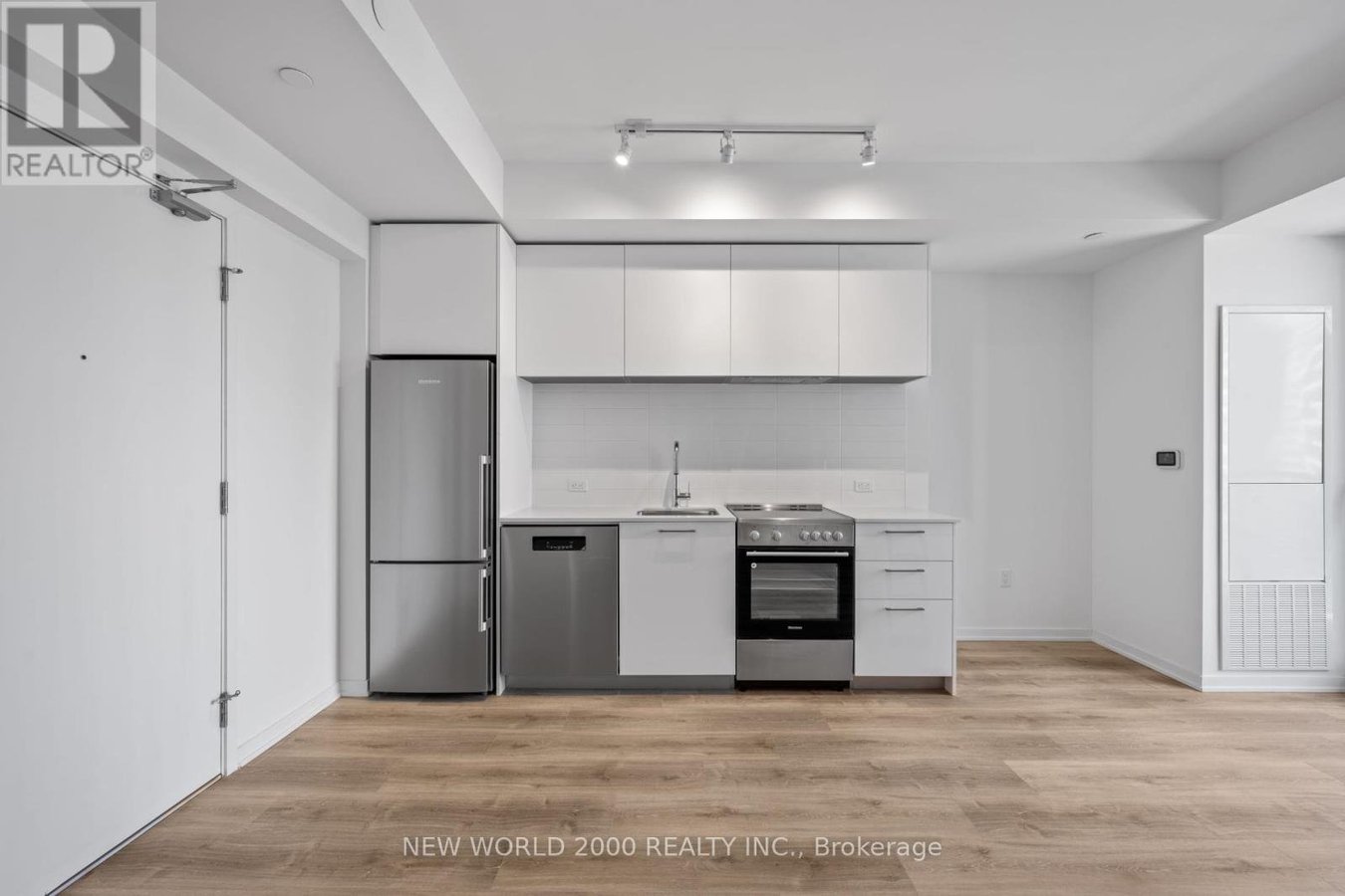 1512 - 101 ROEHAMPTON AVENUE - Photo 3