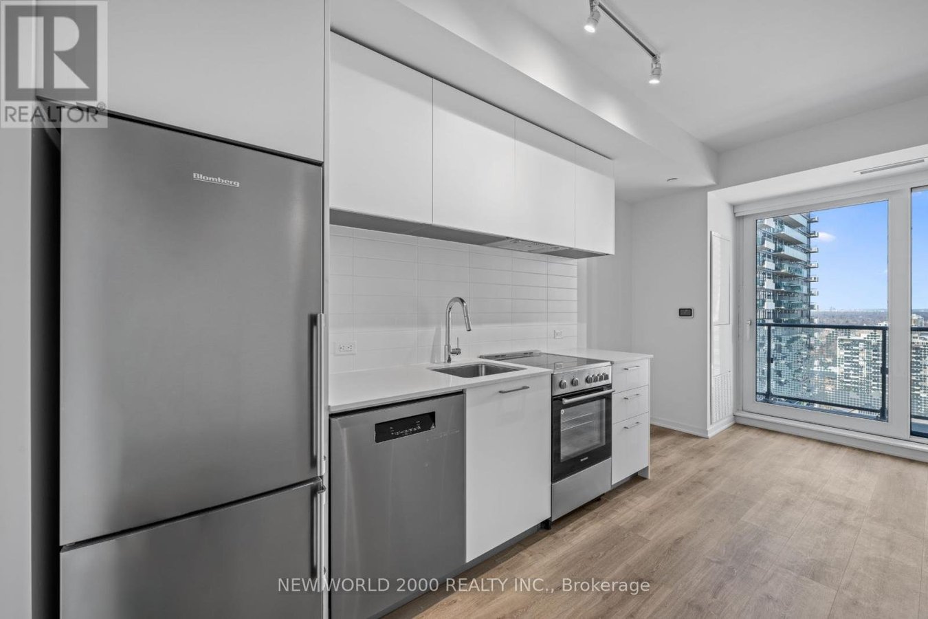 1512 - 101 ROEHAMPTON AVENUE - Photo 4