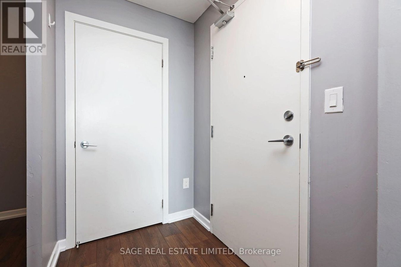 413 - 66 FOREST MANOR ROAD - Photo 2