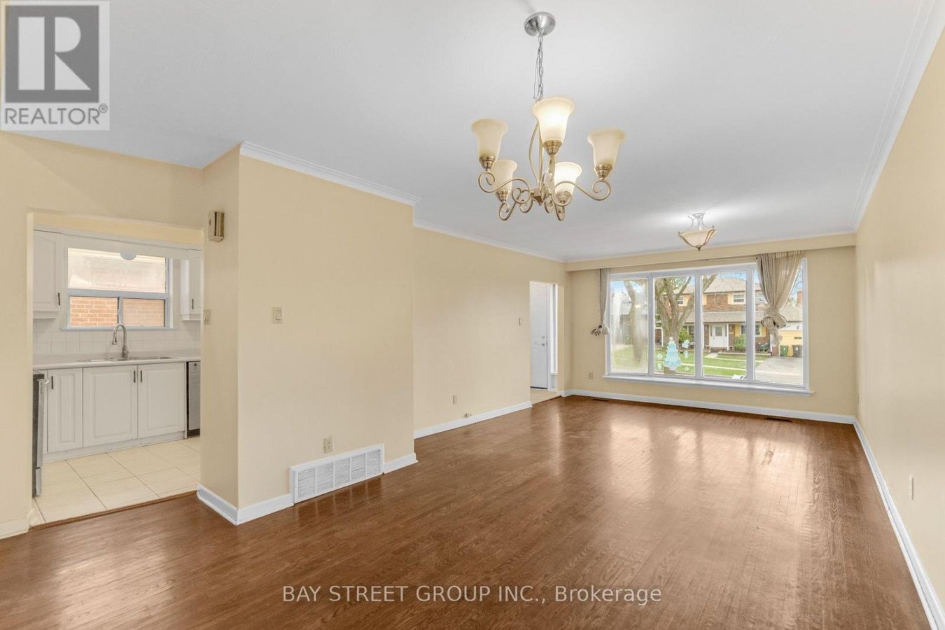 UPPER - 40 BELLBURY CRESCENT - Photo 6