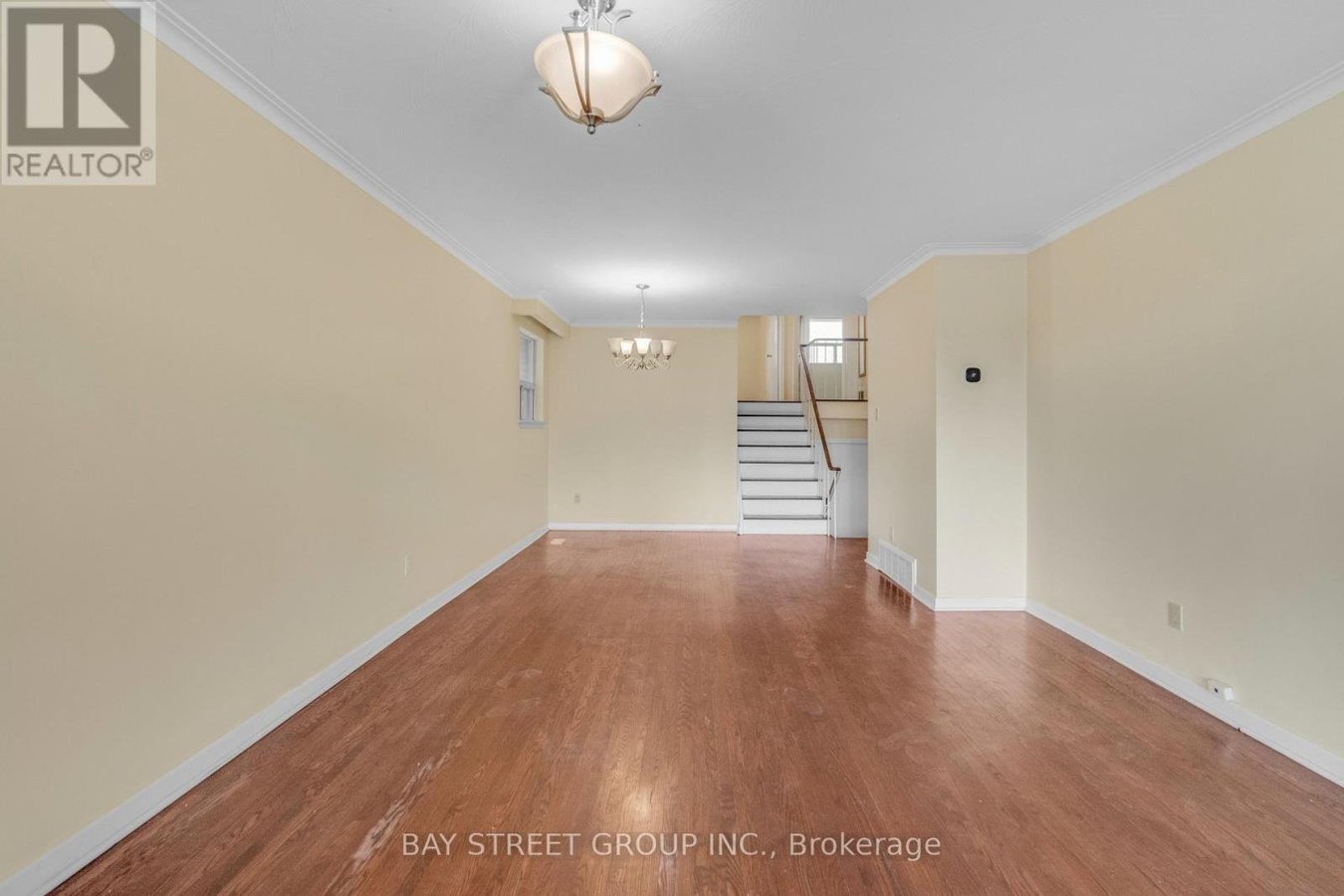UPPER - 40 BELLBURY CRESCENT - Photo 7