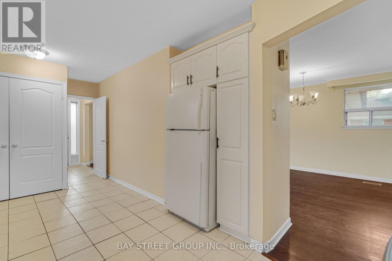 UPPER - 40 BELLBURY CRESCENT - Photo 11
