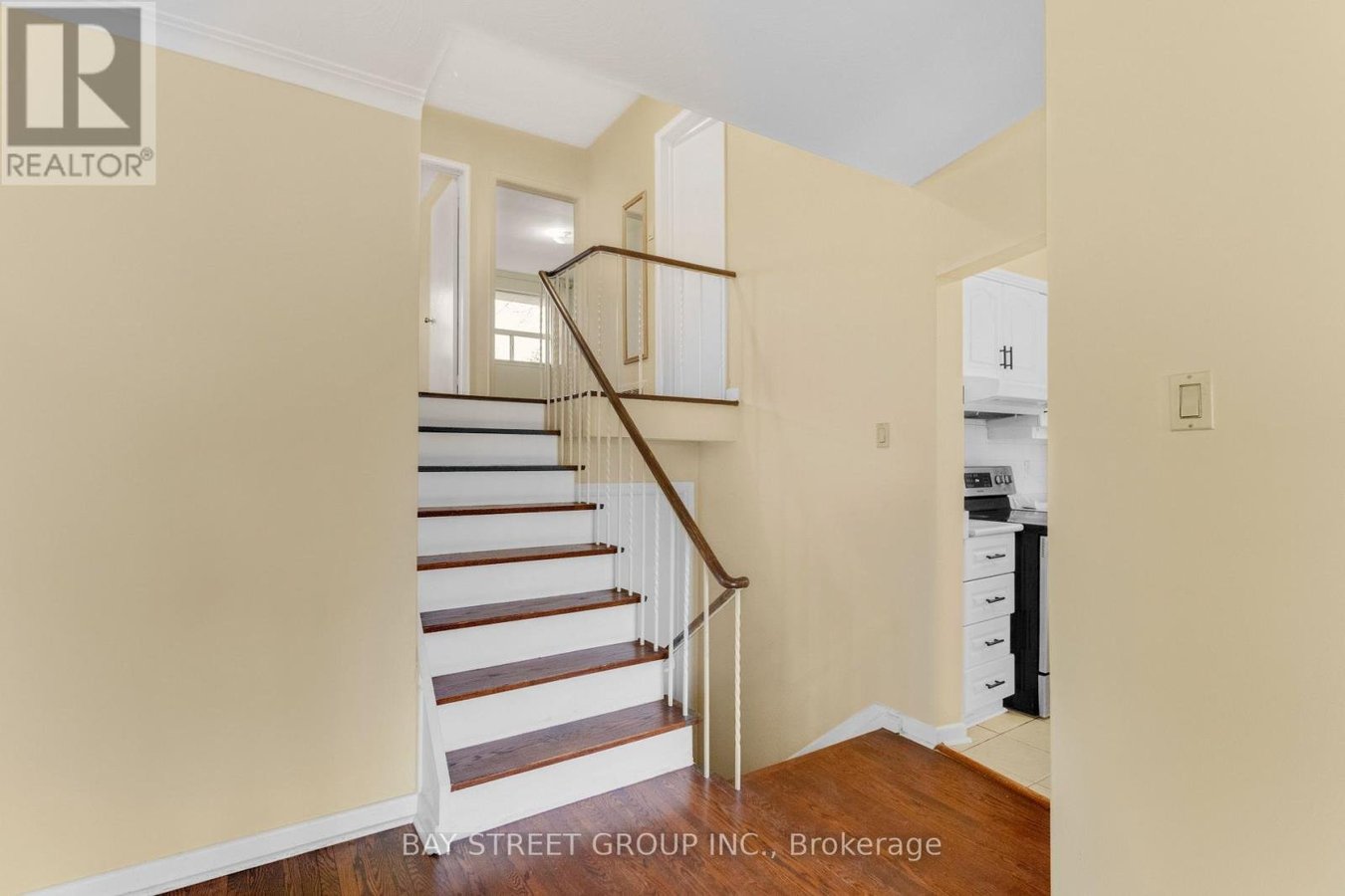 UPPER - 40 BELLBURY CRESCENT - Photo 14