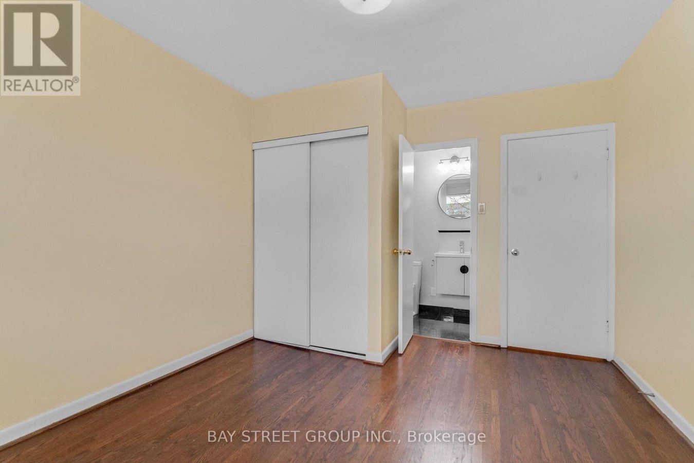 UPPER - 40 BELLBURY CRESCENT - Photo 16