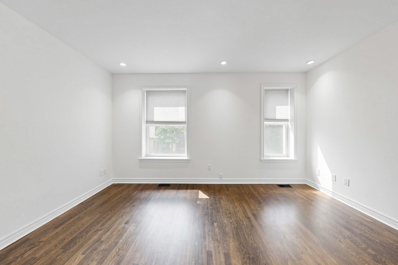 Macpherson Avenue - Photo 8