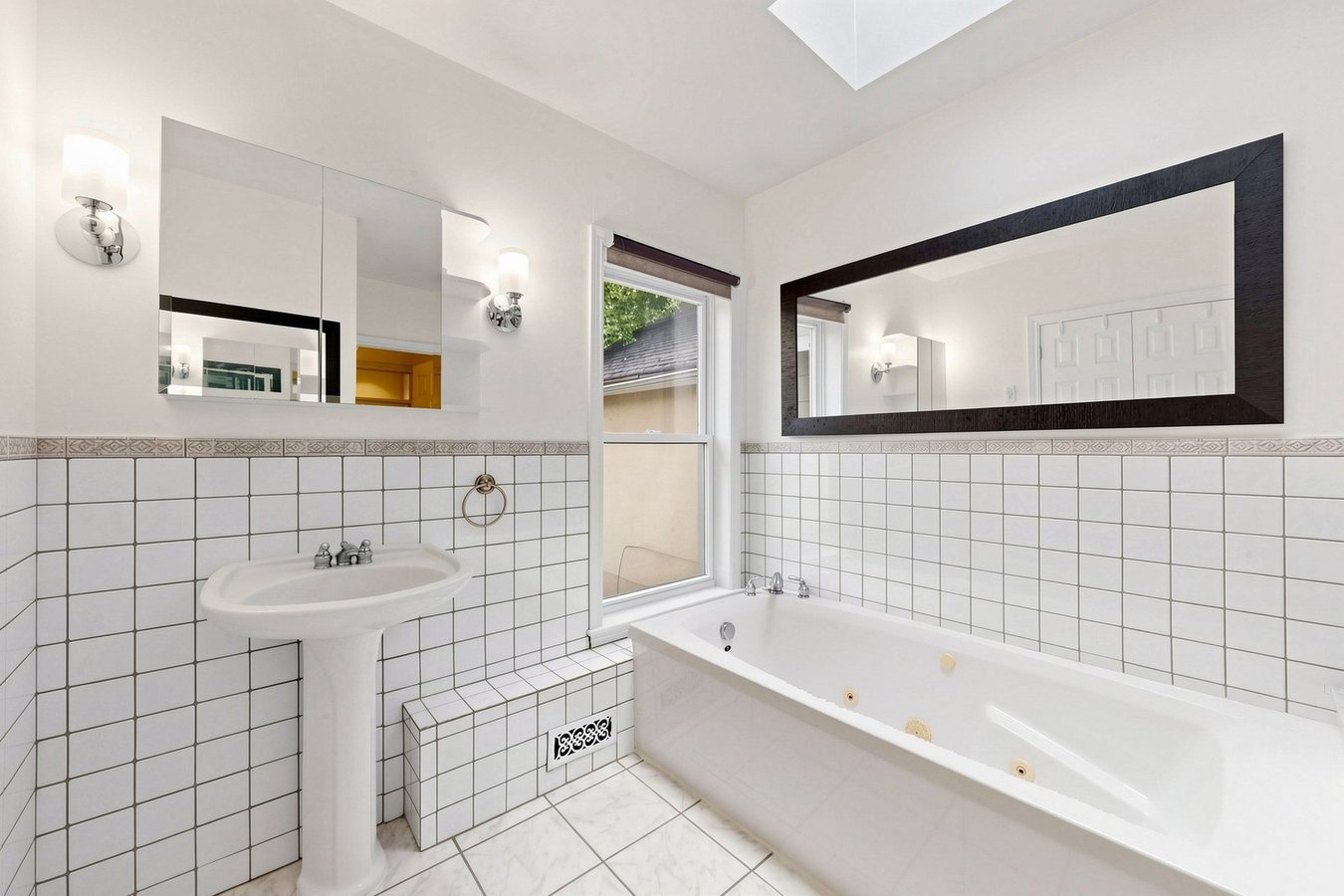 Macpherson Avenue - Photo 11