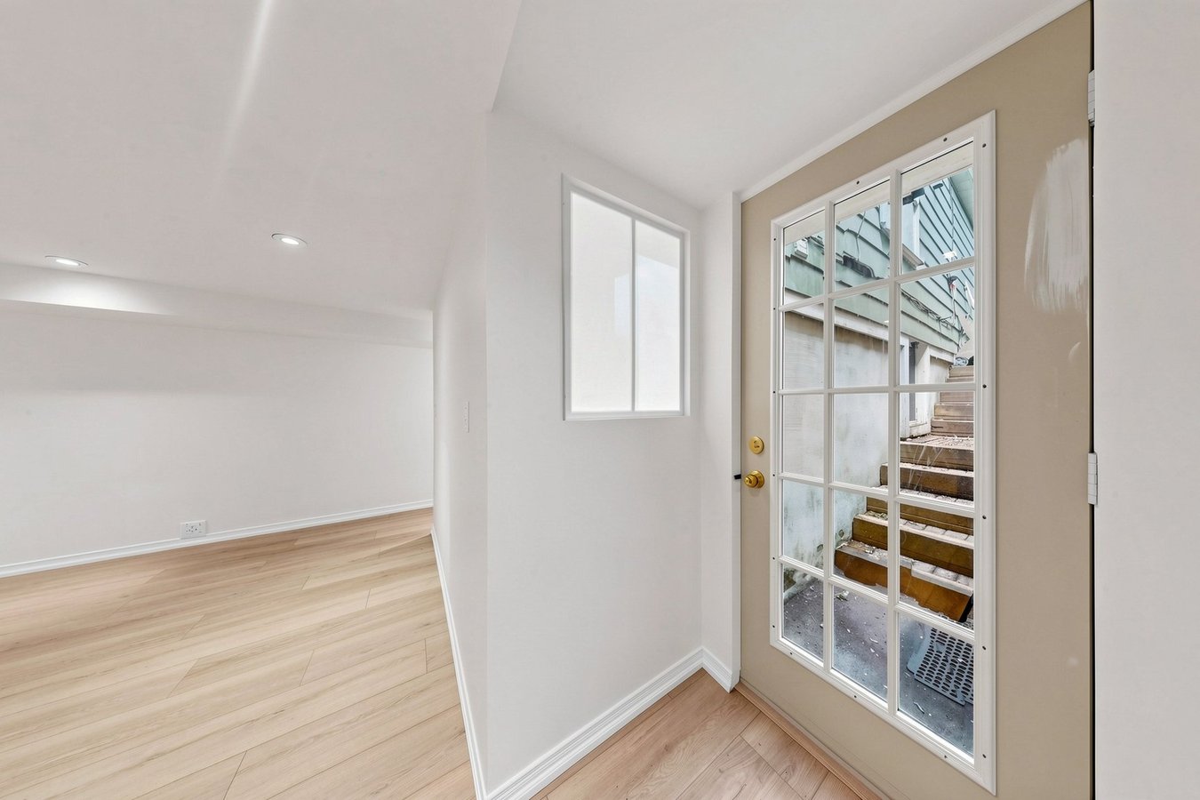 Macpherson Avenue - Photo 15