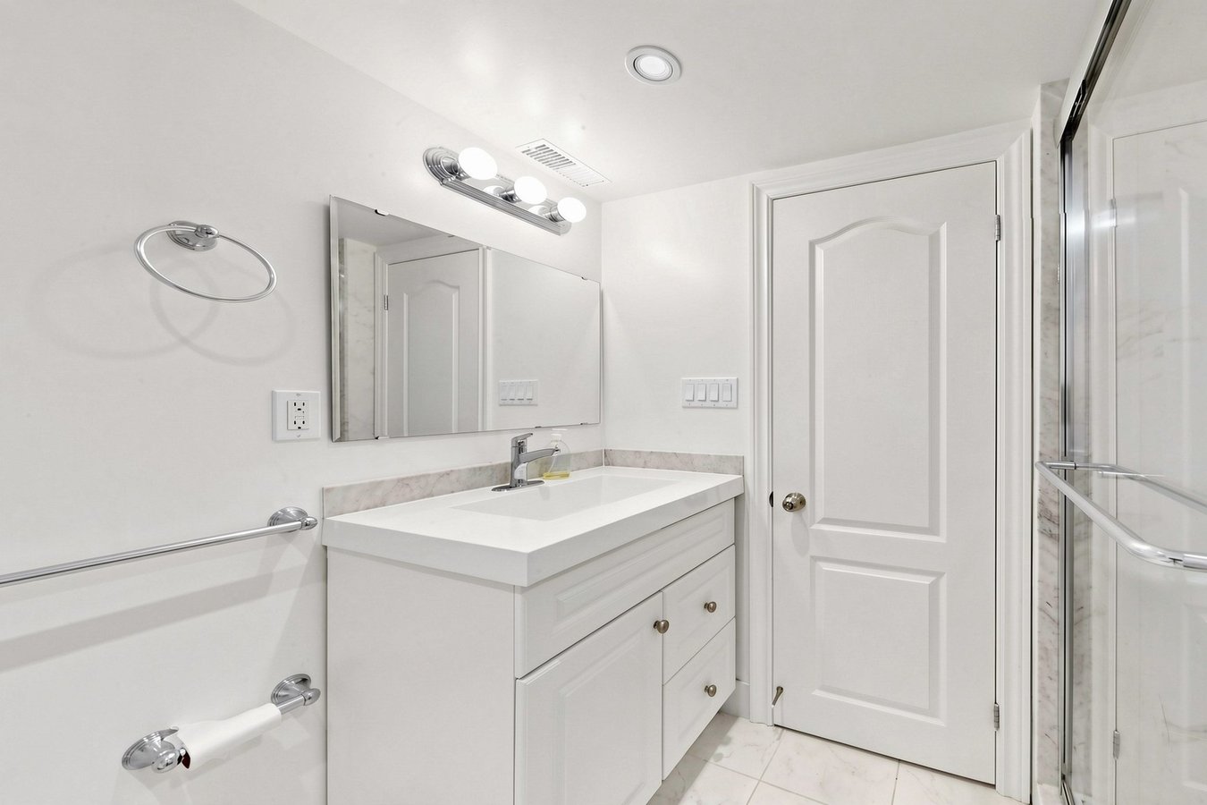 Macpherson Avenue - Photo 18