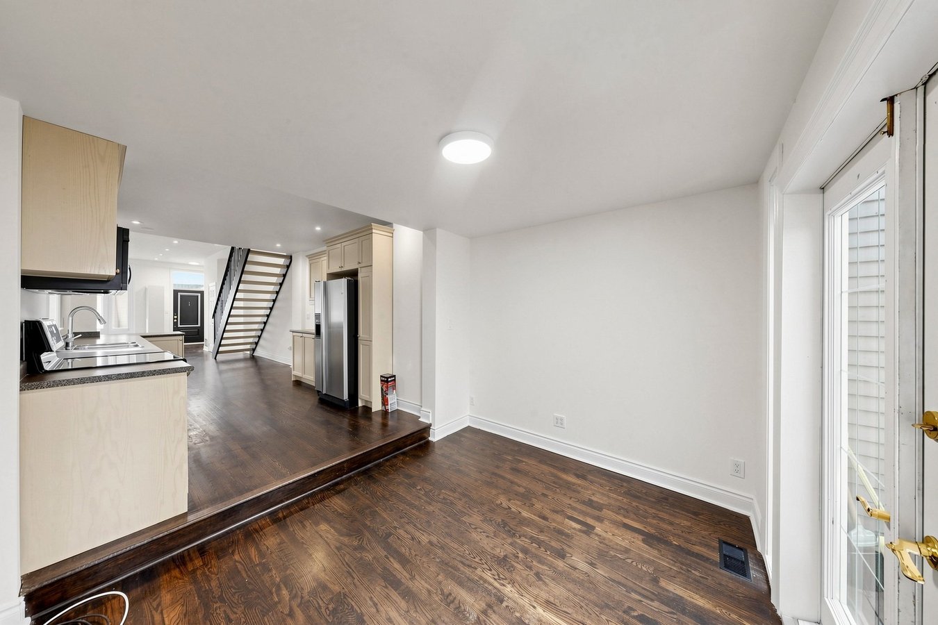 Macpherson Avenue - Photo 6