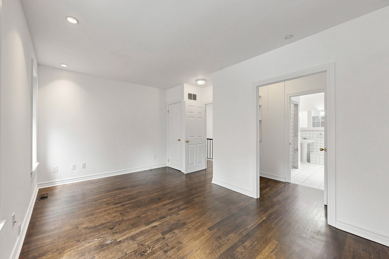 Macpherson Avenue - Photo 9