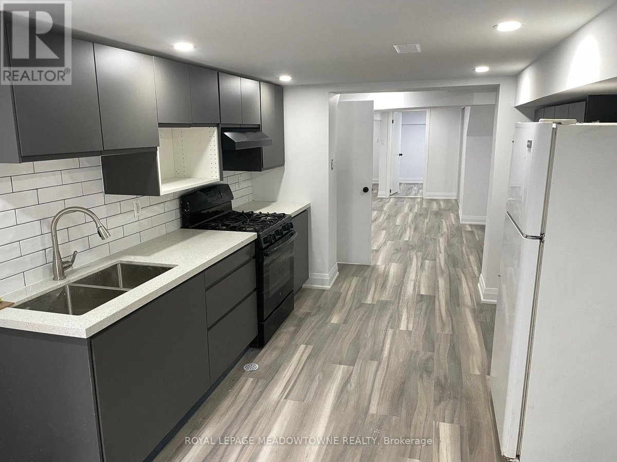 BSMT - 1211 COLLEGE STREET - Photo 2