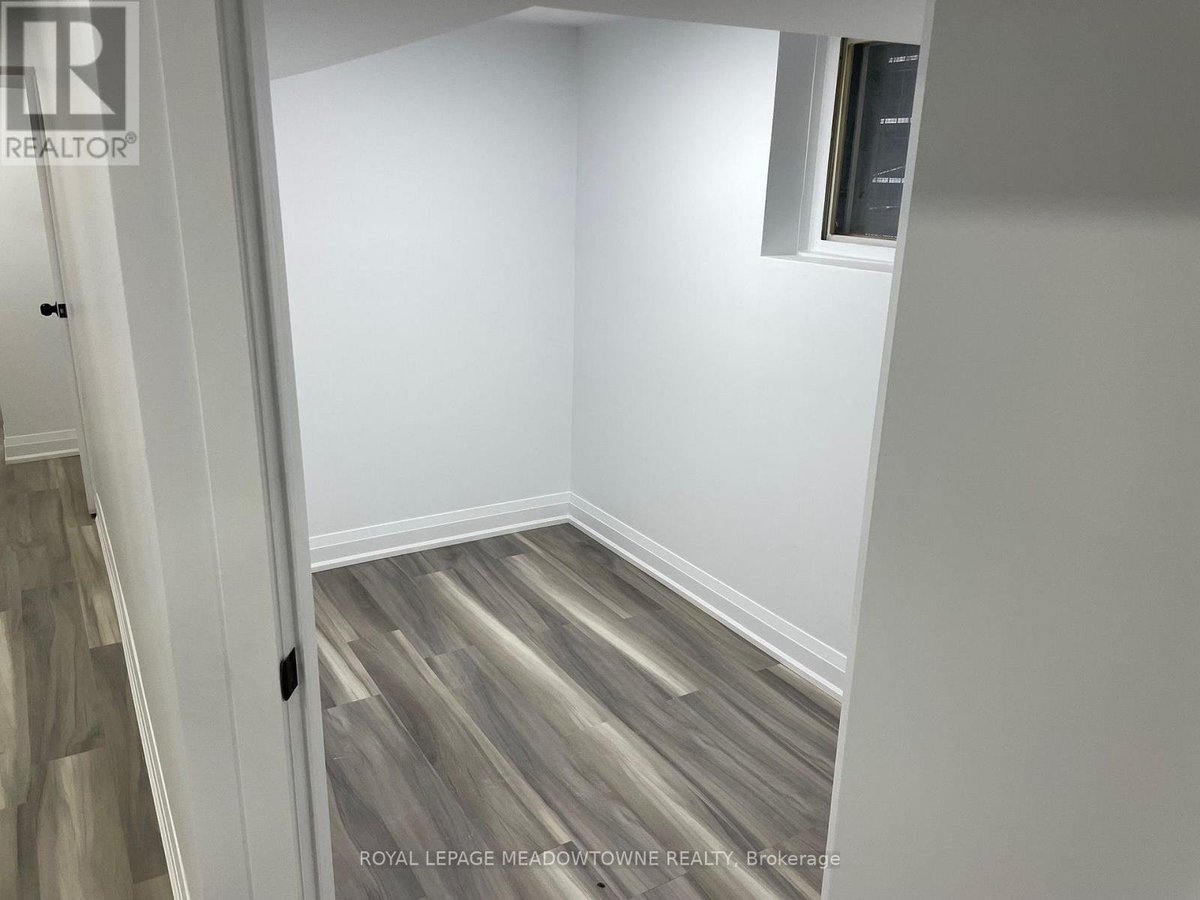 BSMT - 1211 COLLEGE STREET - Photo 3