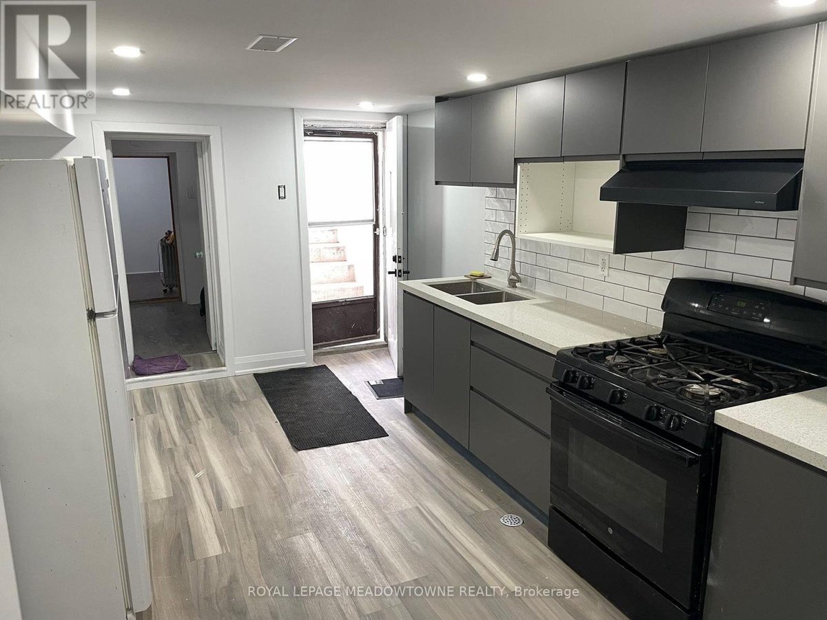 BSMT - 1211 COLLEGE STREET - Photo 9