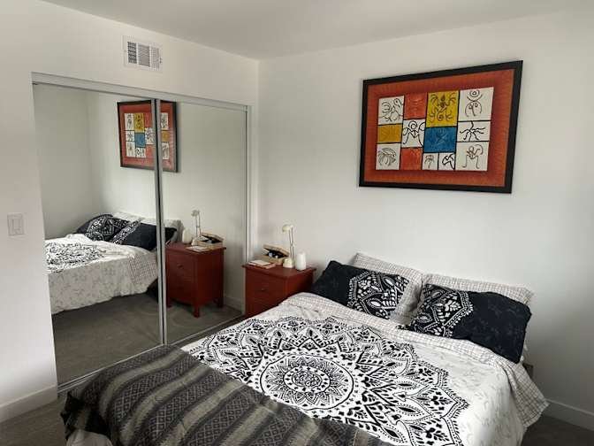 Uptown - Photo 2