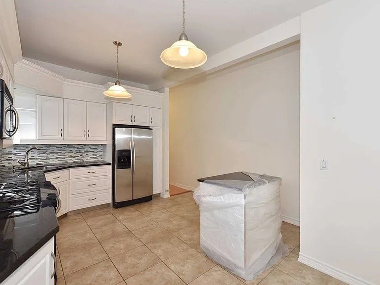 1279 Davenport Road - Photo 11