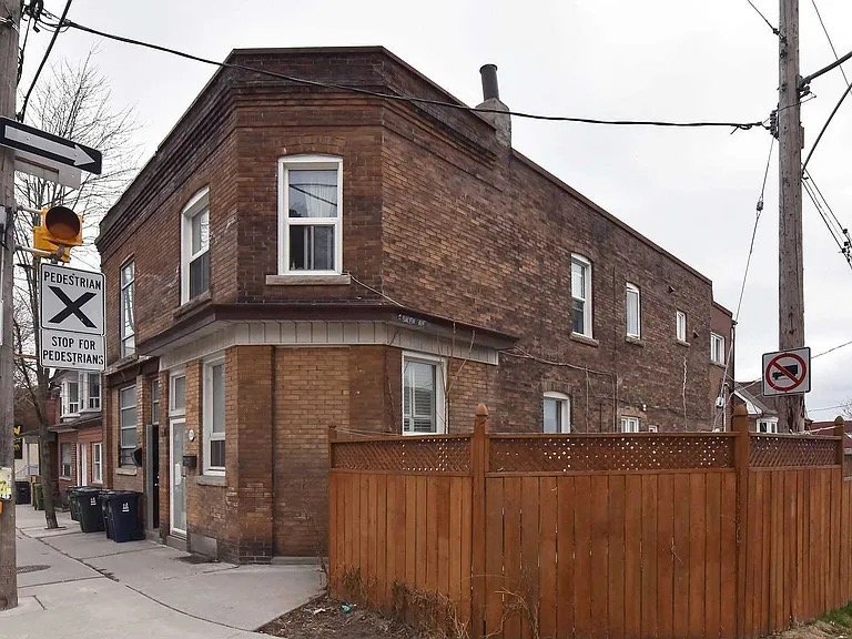 1279 Davenport Road - Photo 8