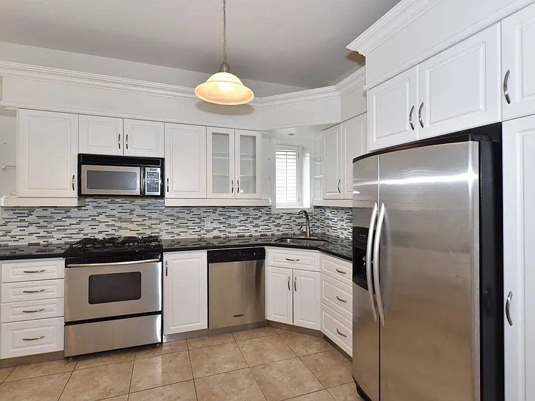 1279 Davenport Road - Photo 5