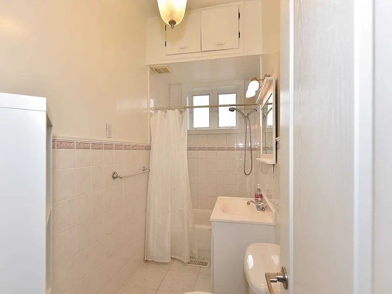 1279 Davenport Road - Photo 4
