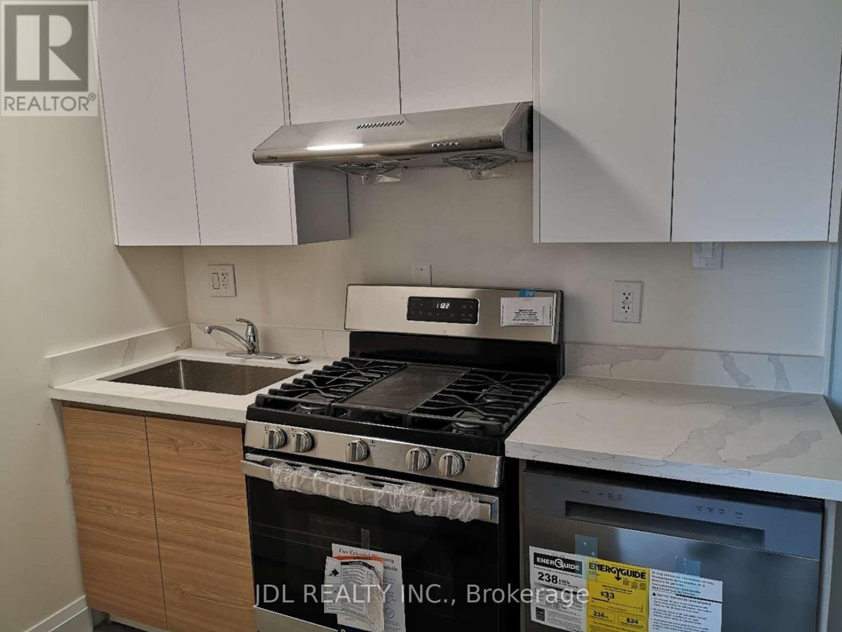 5 - 5 SORAUREN AVENUE - Photo 2