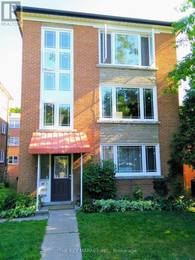 2 - 211 ST CLEMENTS AVENUE - Photo 2