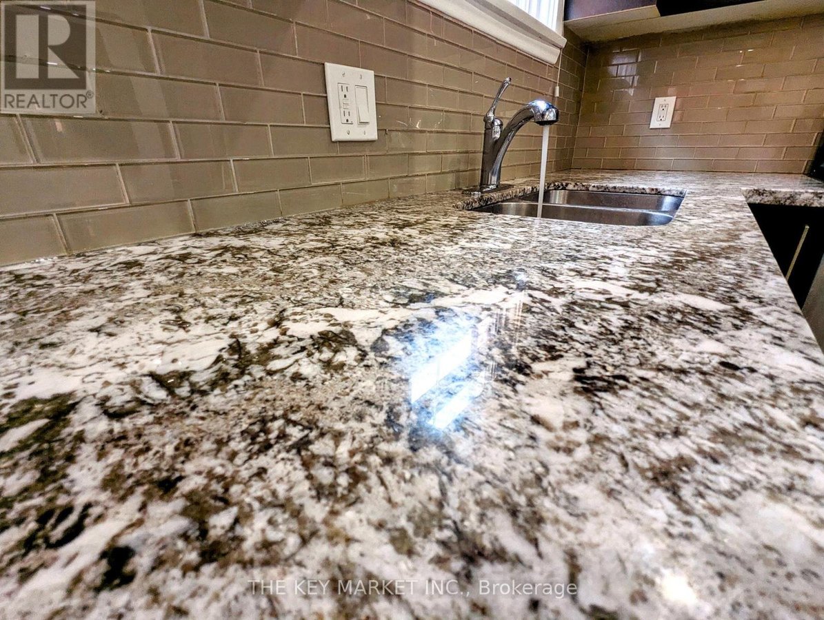 2 - 211 ST CLEMENTS AVENUE - Photo 11