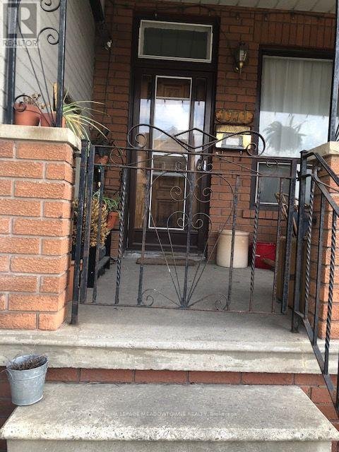 UPPER - 1211 COLLEGE STREET - Photo 2