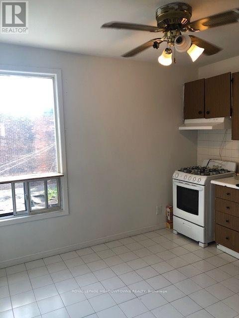 UPPER - 1211 COLLEGE STREET - Photo 11