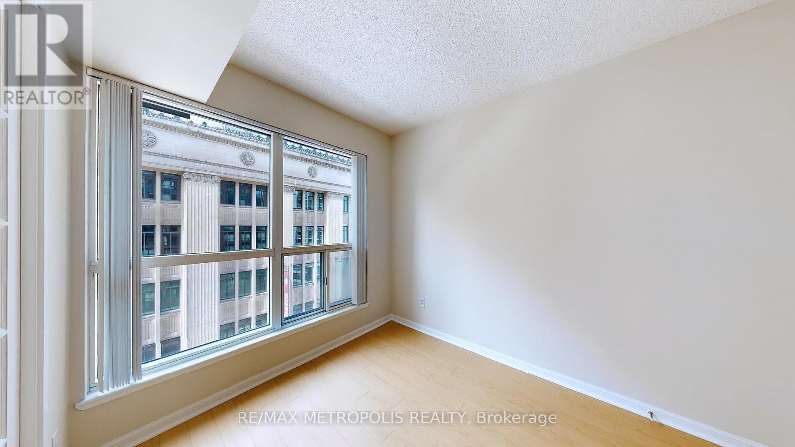 810 - 7 CARLTON STREET - Photo 4