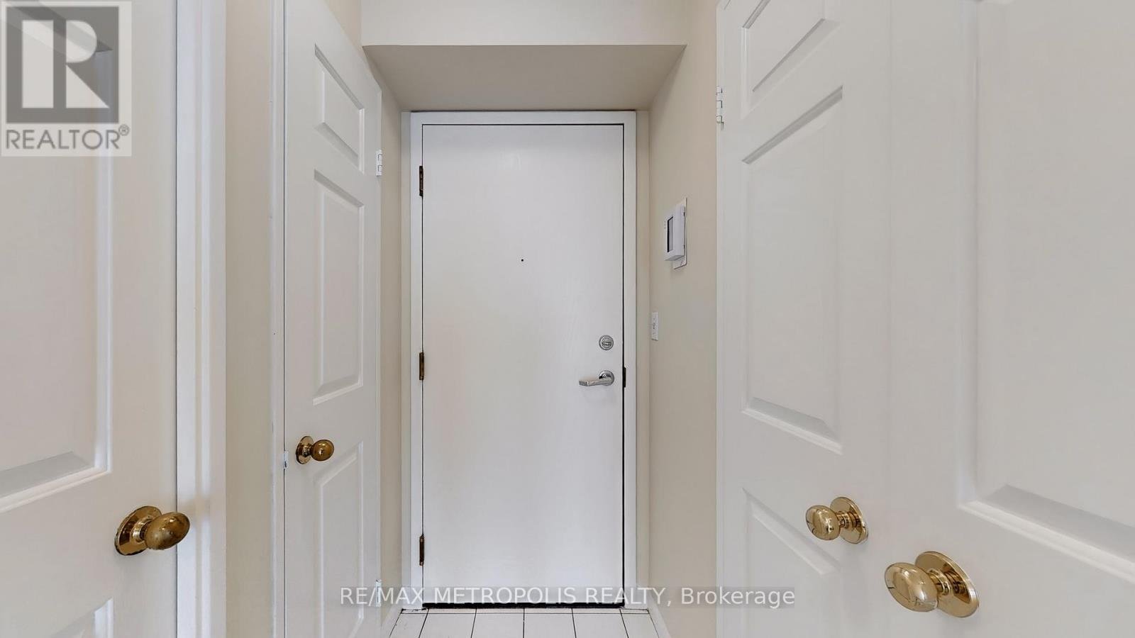 810 - 7 CARLTON STREET - Photo 10
