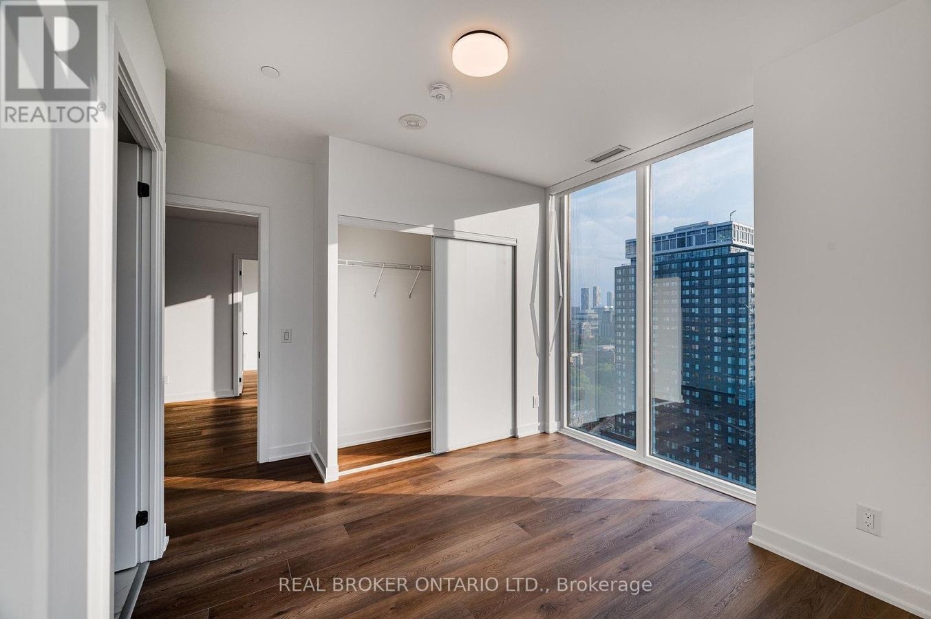 2308 - 5 DEFRIES STREET - Photo 4