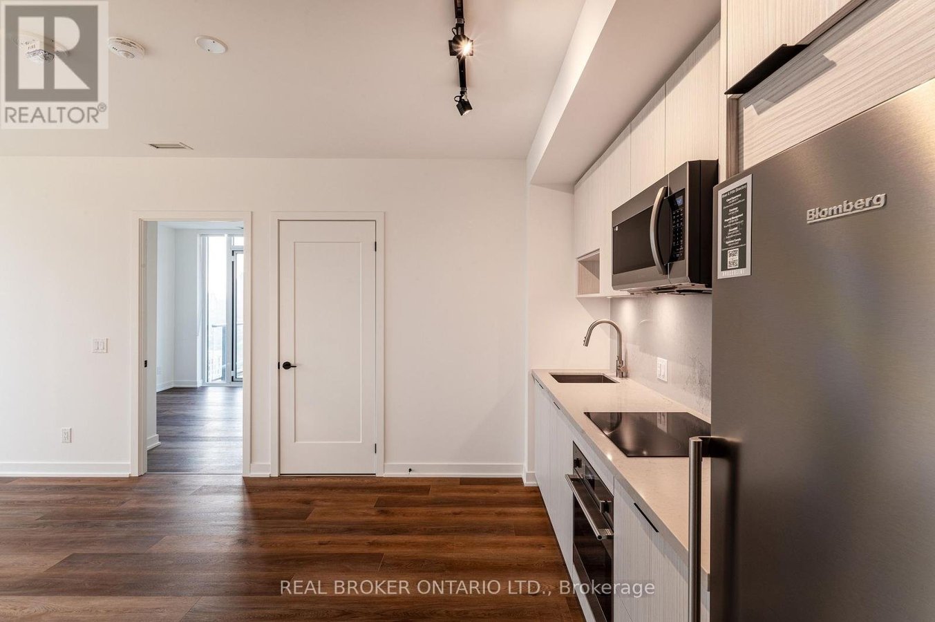 2308 - 5 DEFRIES STREET - Photo 6
