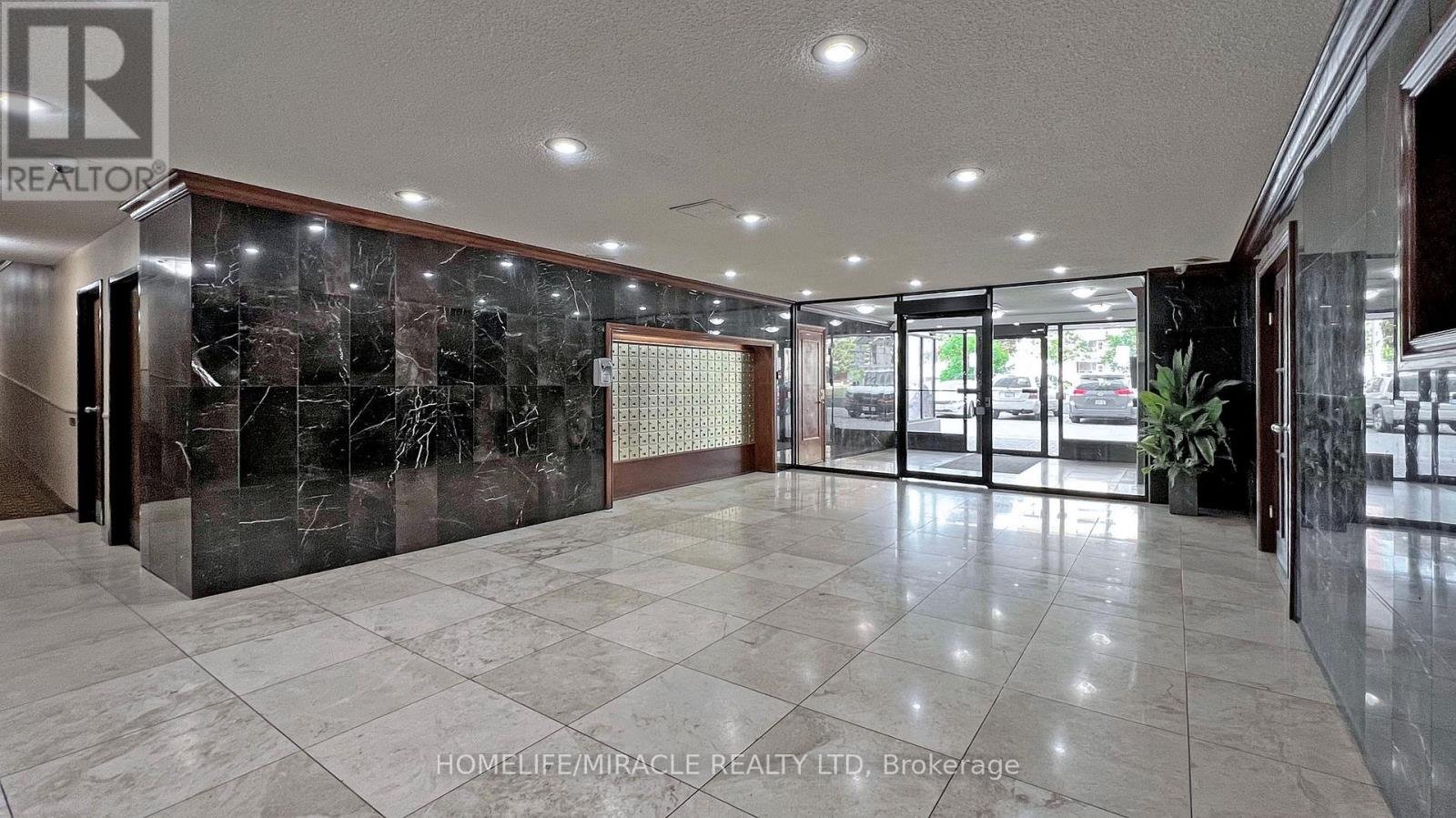 1206 - 10 TOBERMORY DRIVE - Photo 3