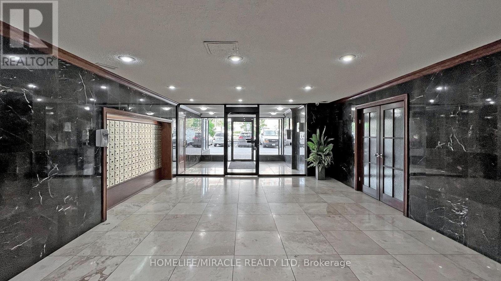 1206 - 10 TOBERMORY DRIVE - Photo 4