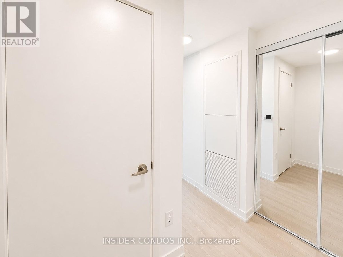 504 - 4010 EGLINTON AVENUE W - Photo 4