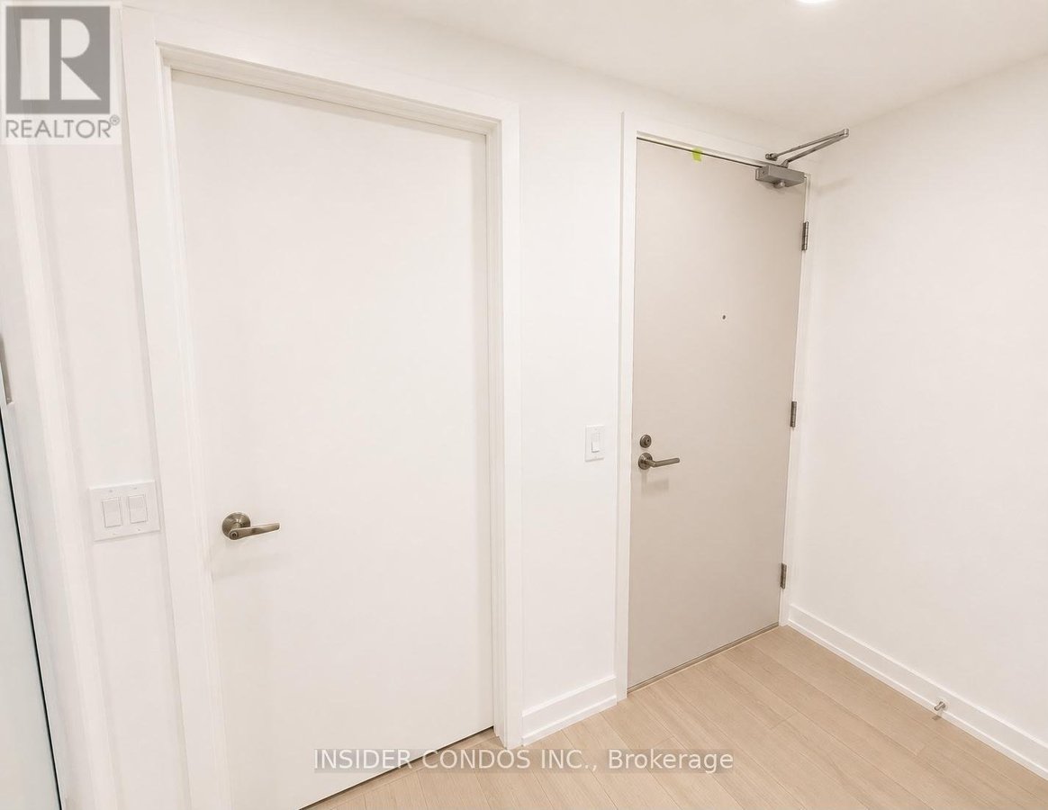 504 - 4010 EGLINTON AVENUE W - Photo 5