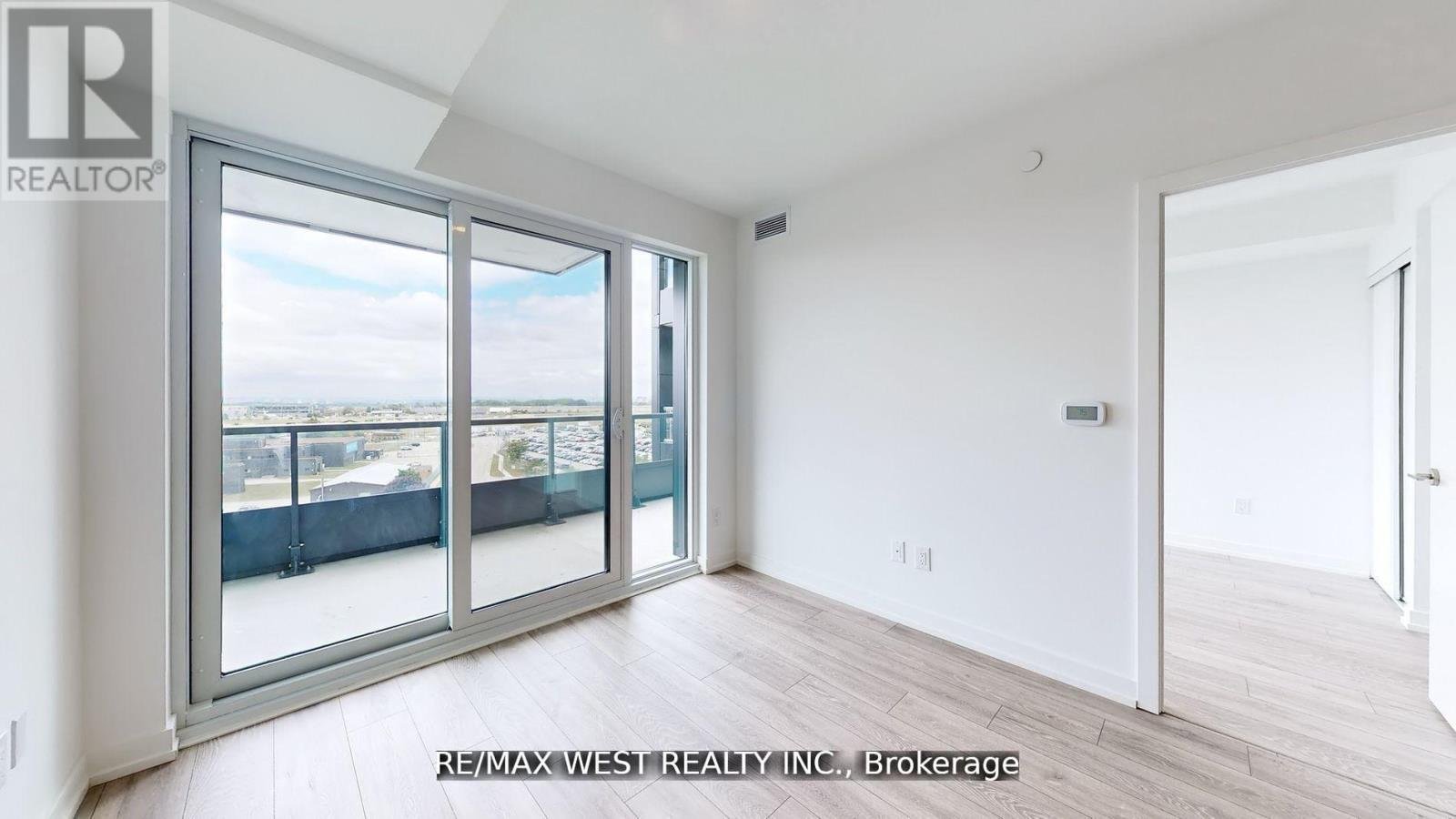 1023 - 1100 SHEPPARD AVENUE W - Photo 11