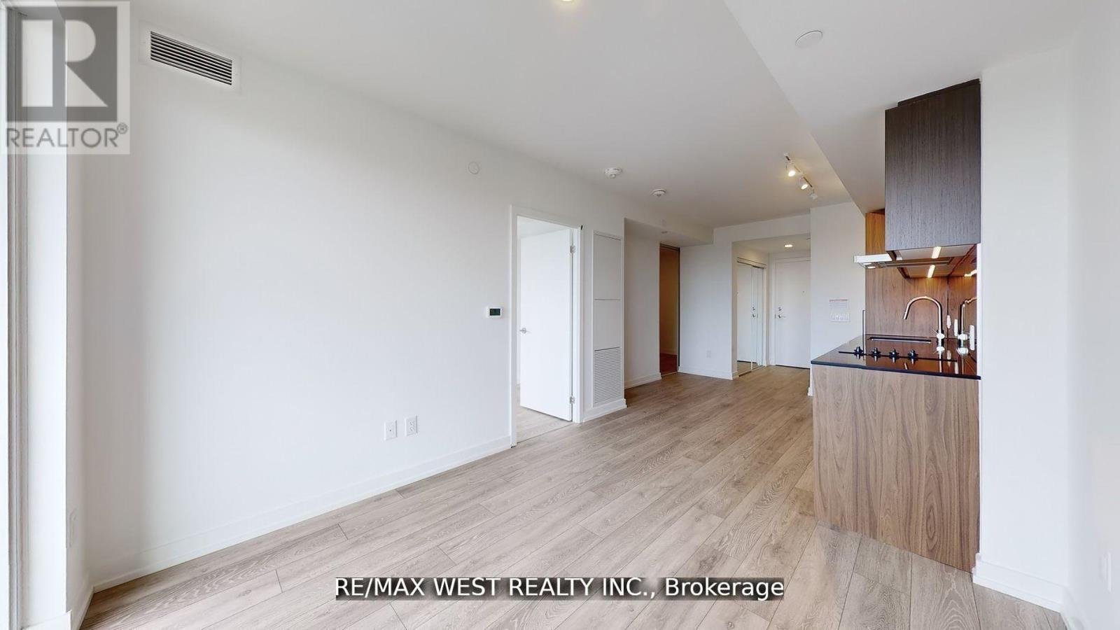 1023 - 1100 SHEPPARD AVENUE W - Photo 13