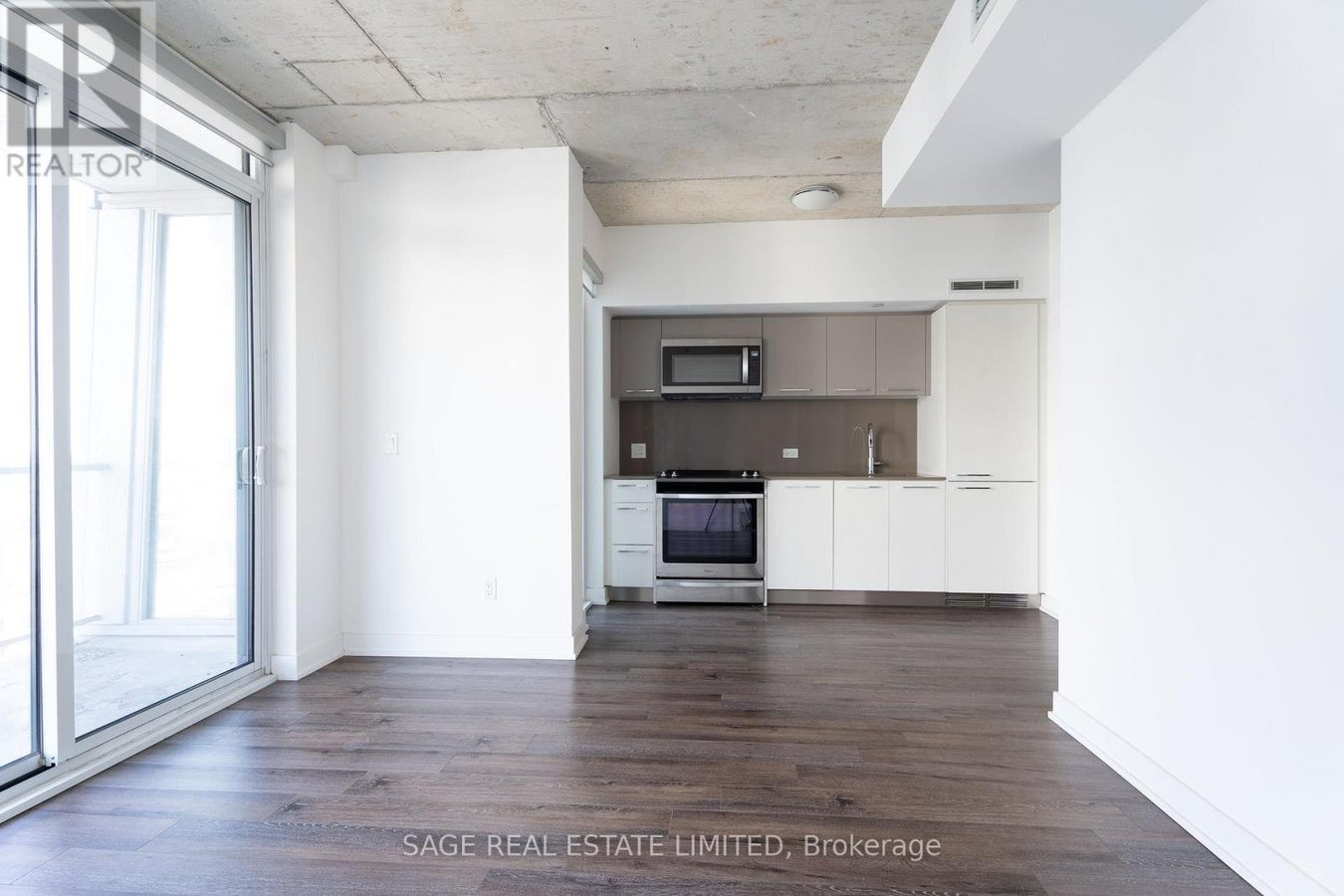 1102 - 15 BASEBALL PLACE - Photo 2