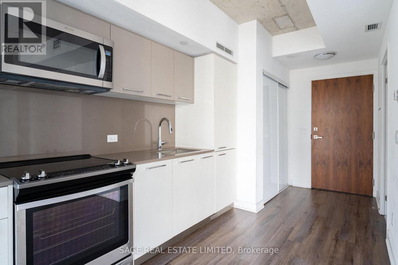 1102 - 15 BASEBALL PLACE - Photo 4