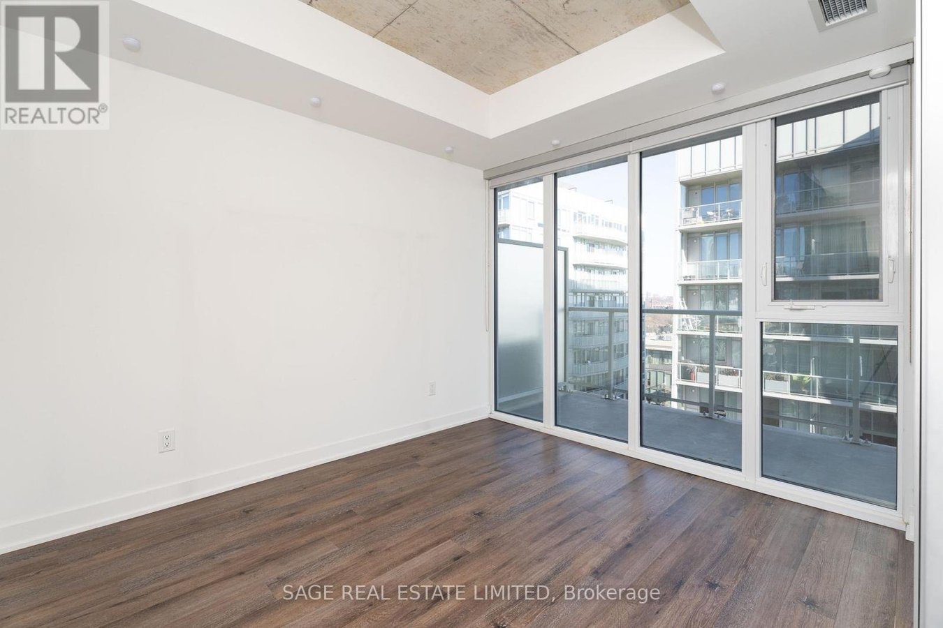 1102 - 15 BASEBALL PLACE - Photo 9