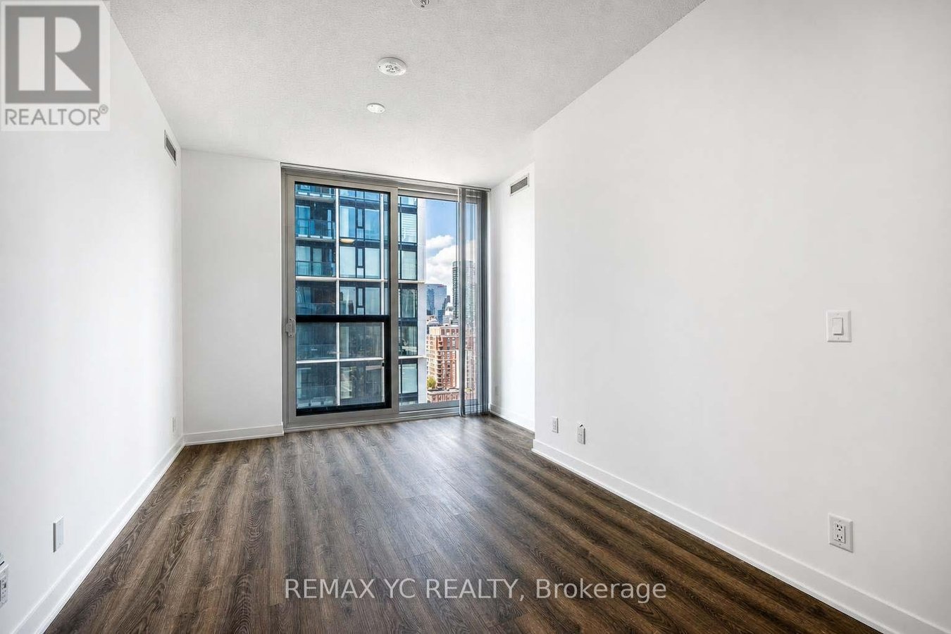2212 - 180 FRONT STREET E - Photo 10