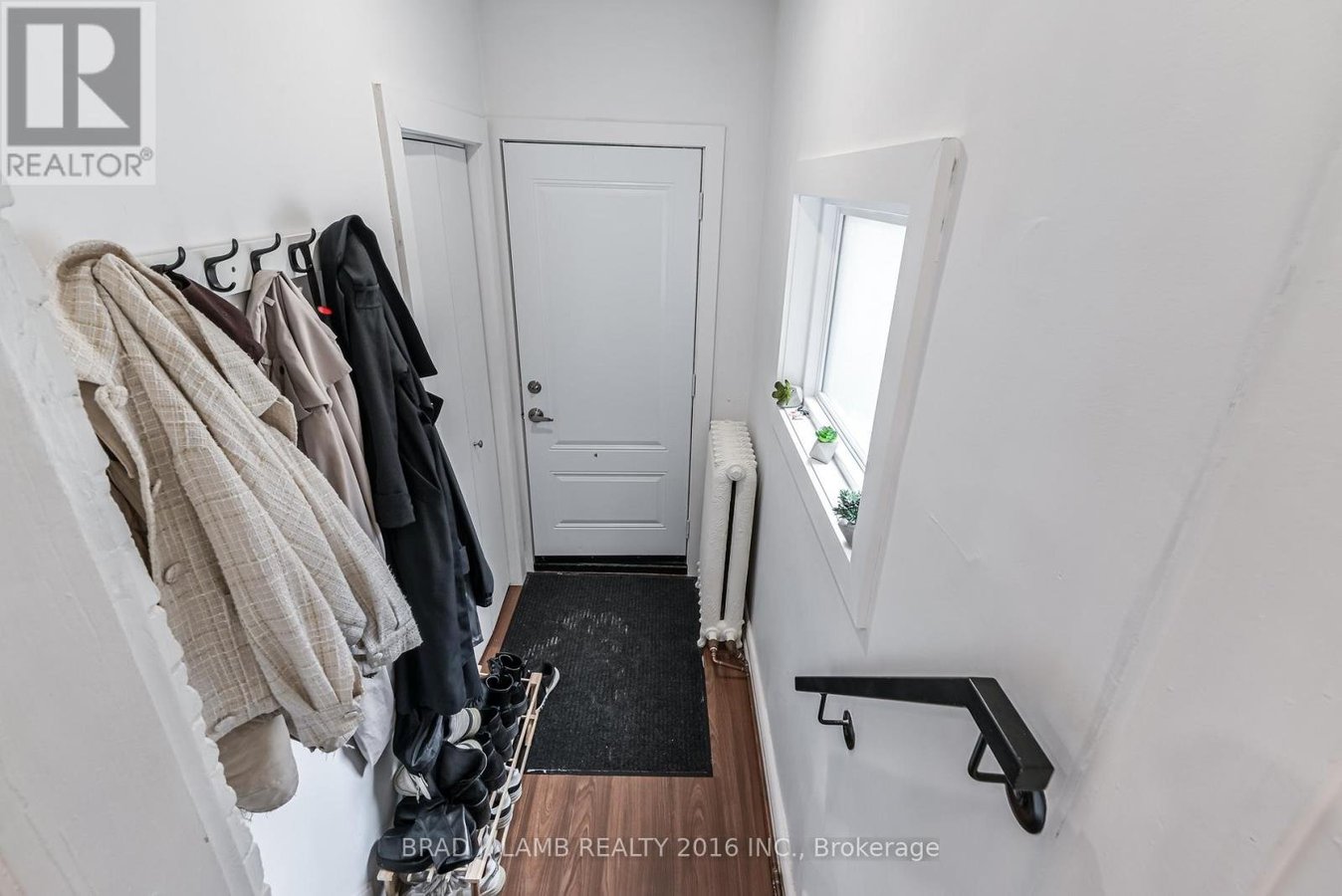 2 - 56 WRIGHT AVENUE - Photo 3