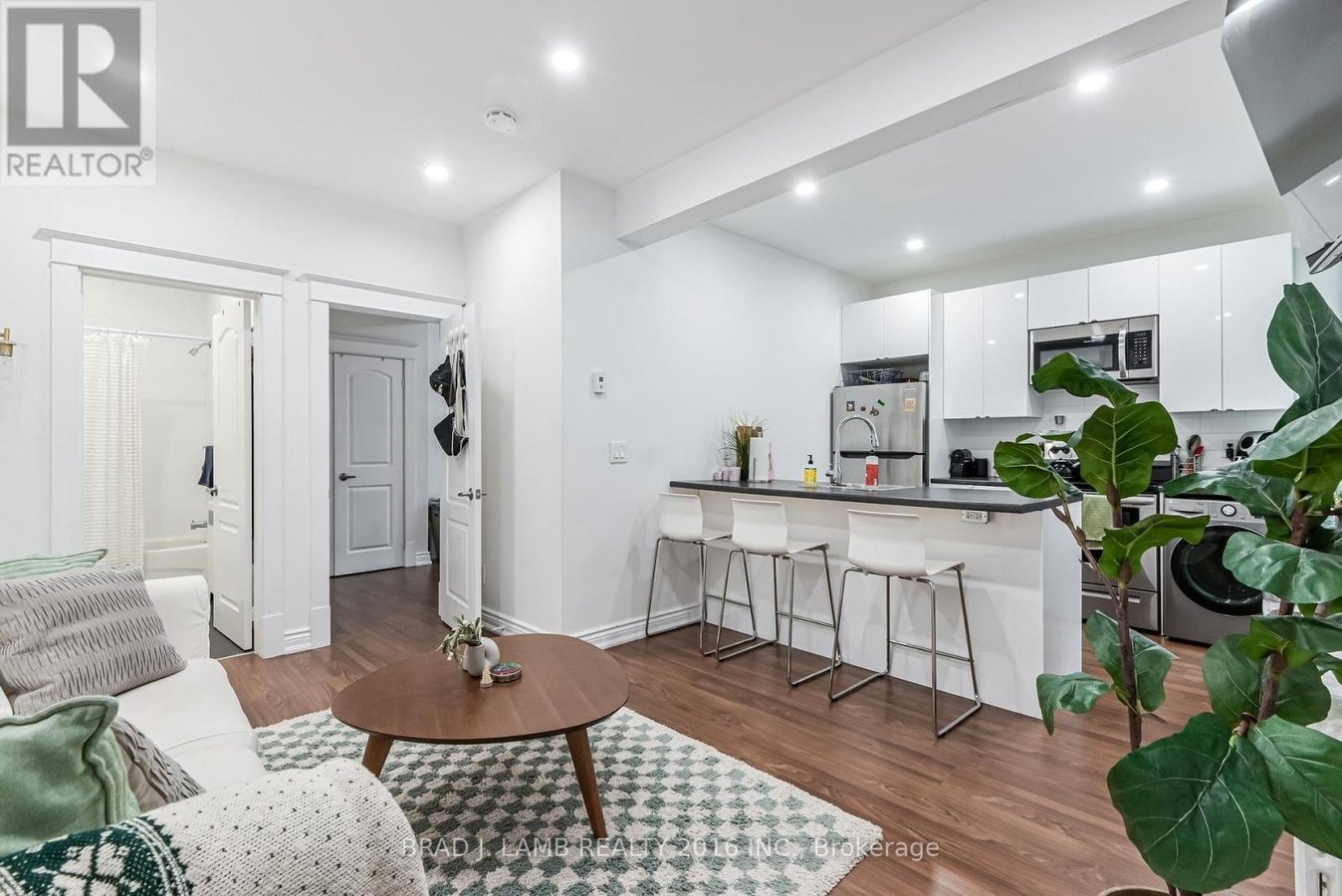 2 - 56 WRIGHT AVENUE - Photo 4
