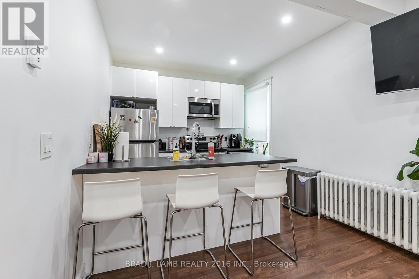 2 - 56 WRIGHT AVENUE - Photo 9